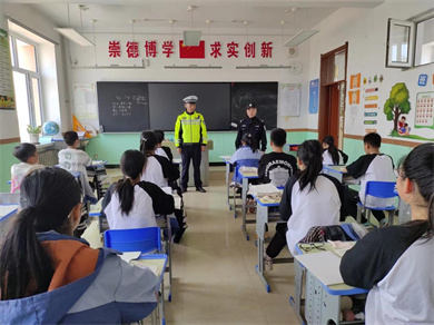 公安局双泉中心派出所走进校园开展防拐卖防性侵普法宣传