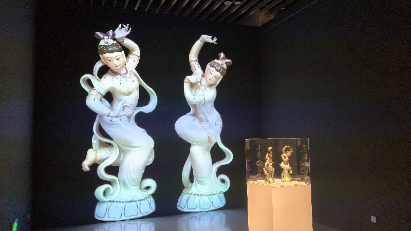 文化中国行 | 非常敦煌 非常景德镇 非常中国 undefined