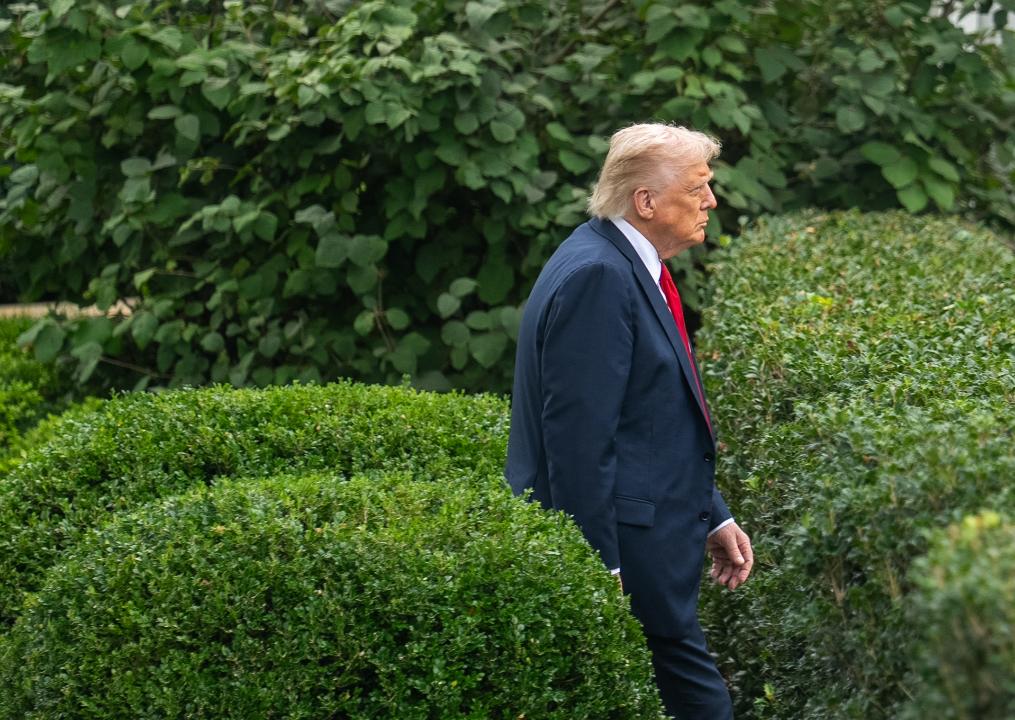 国际观察｜卖力自夸应者寥——特朗普“年终总结”引争议