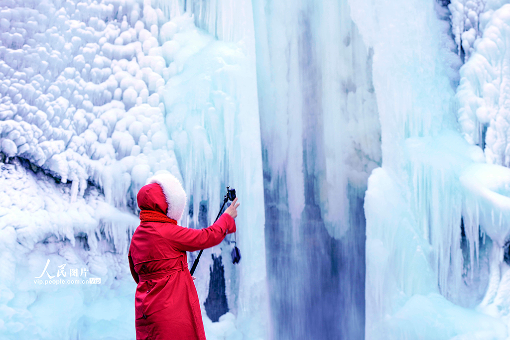 河北兴隆：天然冰瀑引客来【3】