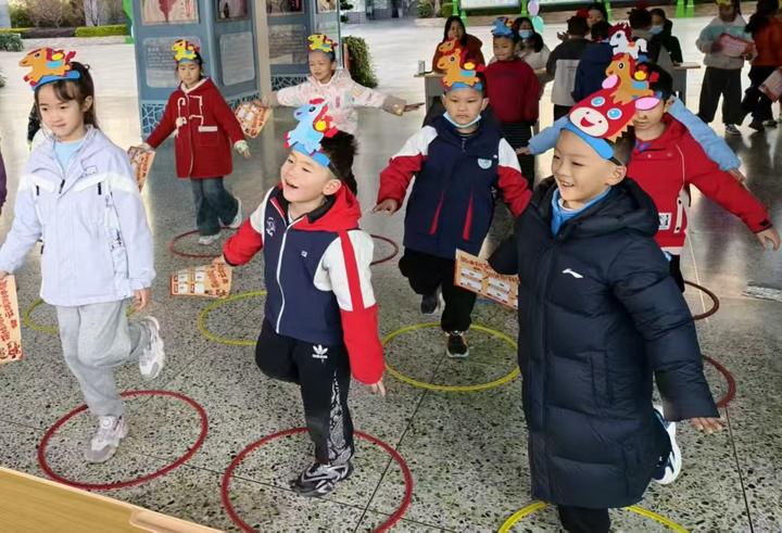 新华视点丨多地中小学取消期末统考,释放什么信号?